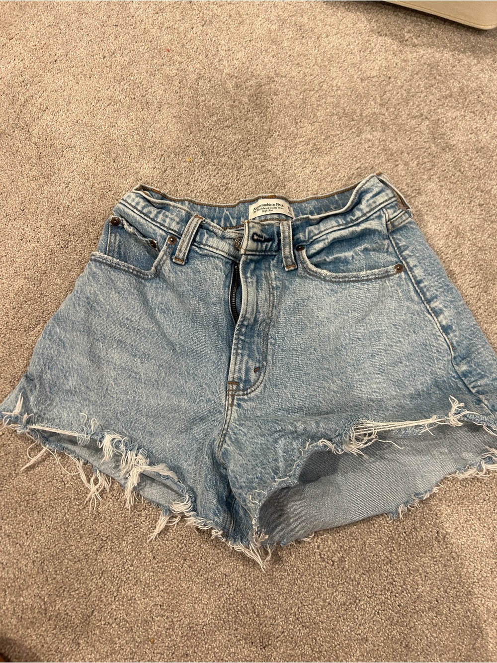 Abercrombie & Fitch 90s relaxed cutoff short-high rise curve love